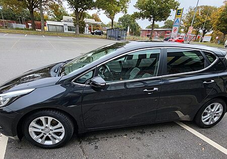 Kia Cee'd / Ceed 1.6 CRDi Spirit Spirit