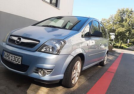 Opel Meriva inklusive Bettgestell und Matratze