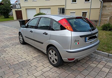 Ford Focus MK1 **WENIG KM!** **TÜF 03/26**