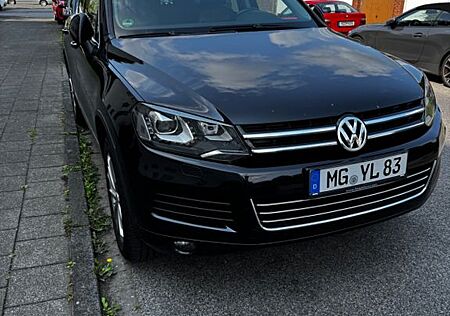 VW Touareg Volkswagen 3.0 V6 TDI Tiptronic BMT Terrain Tec...