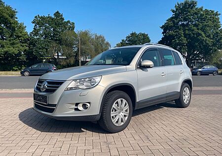 VW Tiguan Volkswagen Sport & Style 4Motion 4x4 AHK *TÜV NEU*