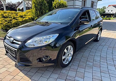 Ford Focus Turnier Sync Edition