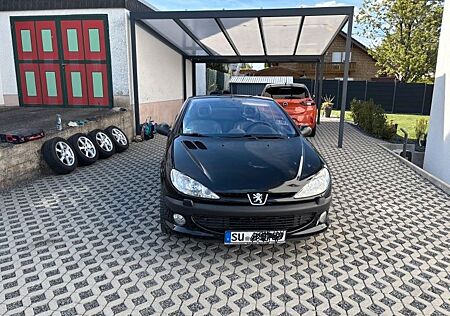 Peugeot 206 CC 135 8 Fach bereift mit 1 Jahr TÜV