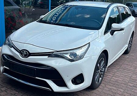 Toyota Avensis 1,8-l-Valvem. Team D T. Sports Team ...