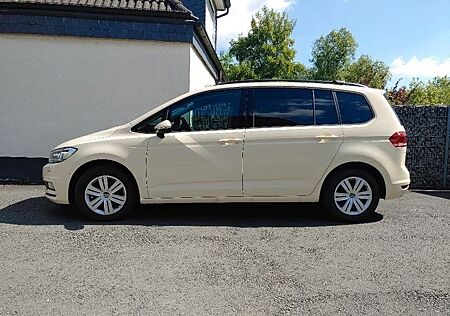 VW Touran Volkswagen 2.0 TDI SCR DSG Trendline
