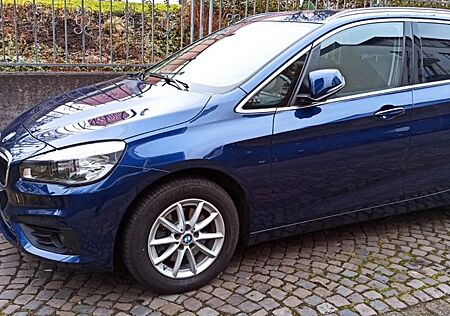 BMW 2er 220i Active Tourer Steptronic DCT Advant...