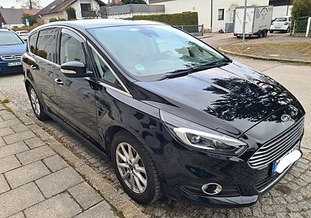 Ford S-Max Titanium AHK LED Automatik PDC