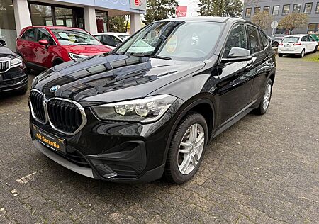 BMW X1 xDrive 18 d *NAVI*SHZ*1HD*SCHECKHEFT*