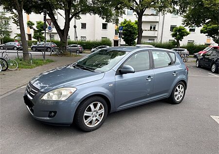 Kia Cee'd (ED), 122 PS, neuer TÜV, neue Bremsen