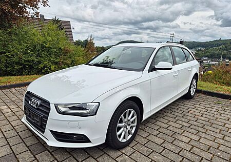 Audi A4 Avant Attraction 1.Hand Scheckheft gepflegt