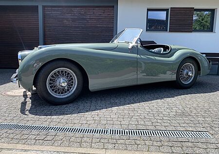 Jaguar XK 120 OTS technisch optimiert