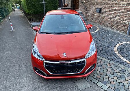 Peugeot 208 PureTech 82 Signature Klima Navigation