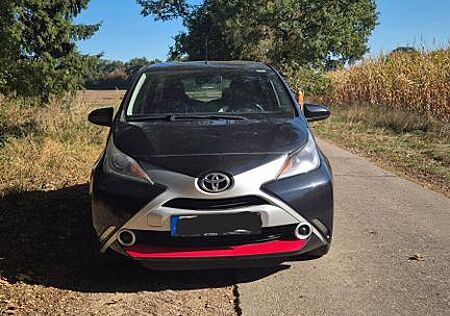 Toyota Aygo (X) Aygo (X) 1,0-l-VVT-i x-play Edition-S Edition-S