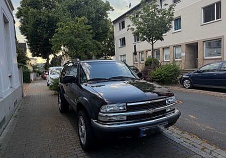 Chevrolet     Blazer LT 4.3 V6 4x4 | TÜV 03/2027