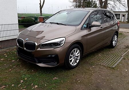BMW 2er 220 Active Tourer 220i Automatik- AHK- Klima