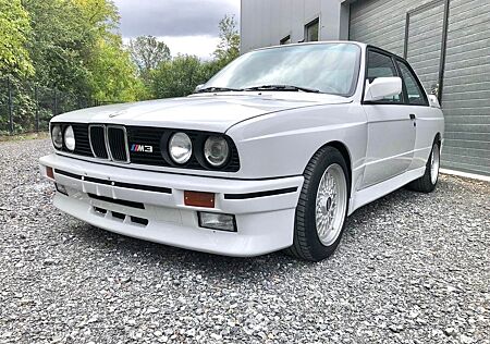 BMW M3 E30