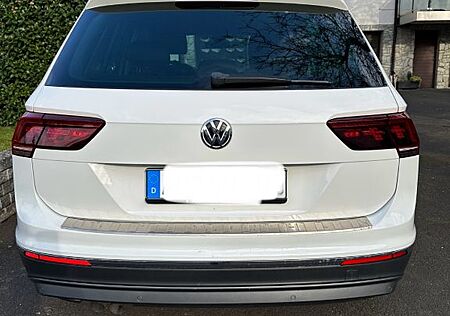 VW Tiguan Volkswagen 2.0 TDI SCR DSG 4MOTION Highline Highline