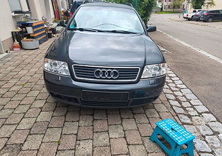 Audi A6 2.4 Avant -