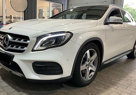 Mercedes-Benz GLA 200 AMG LINE/PANO/SHZ/PDC/NAVI/ACC/LED/