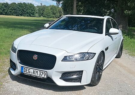 Jaguar XF 20d R-Sport Black-Pack Austauschmotor