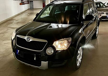 Skoda Yeti 2.0 TDI schwarz / Scheckheft / TÜV neu