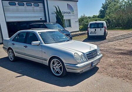 Mercedes-Benz 230 elegance