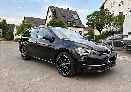 VW Golf Volkswagen Variant 1.5 TSI DSG UNITED | 8-fach bereift