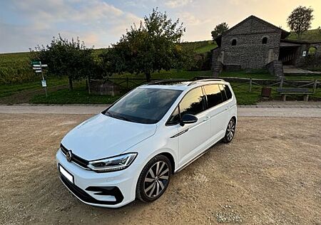 VW Touran Volkswagen 1.5 TSI DSG Highline R line AHK