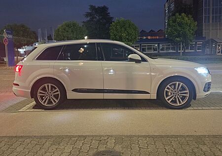 Audi Q7 3.0 TDI quattro tiptronic - SLine
