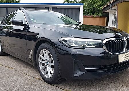 BMW 520d Touring aut. ~ AHK ~LED ~Live Cockpit Pro.