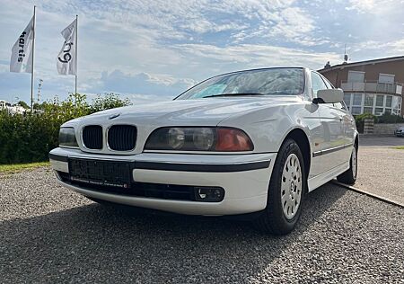 BMW 523i