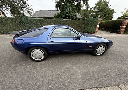 Porsche 928 S4