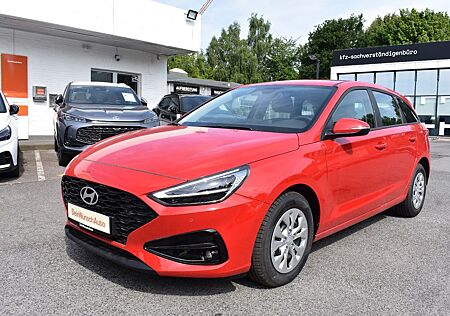 Hyundai i30 Kombi 1.5 TGDI 140PS DCT LED Navi Cam SOFORT