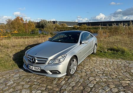 Mercedes-Benz E 350 Coupé CGI AMG-Paket, Panorama, H&K ,8 Fach