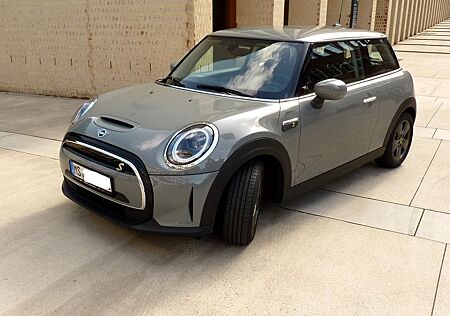 Mini Cooper SE 1. Hd. sehr gepflegt Klima PDC Sports.