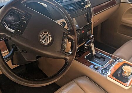 VW Touareg Volkswagen 2.5 R5 TDI Tiptronic Individual Indi...