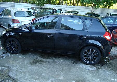 Kia Cee'd / Ceed 1.4 CVVT Dream-Team NAVI KLIMA KAME