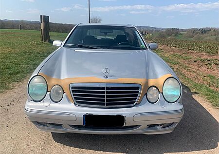 Mercedes-Benz E 200 KOMPRESSOR AVANTGARDE + LPG