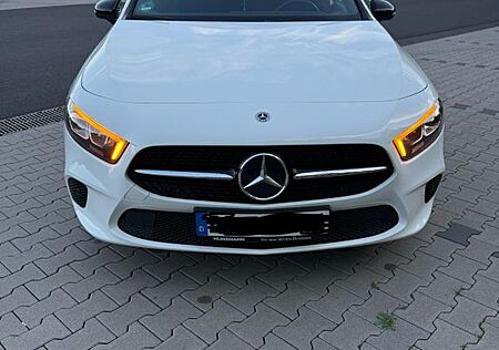 Mercedes-Benz A 180 -