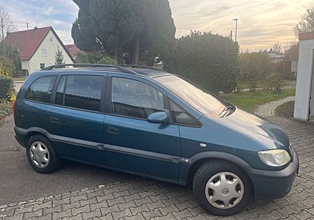 Opel Zafira 1.6 -