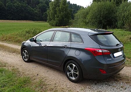 Hyundai i30 Kombi 1.6 CRDi 81kW mit AHK