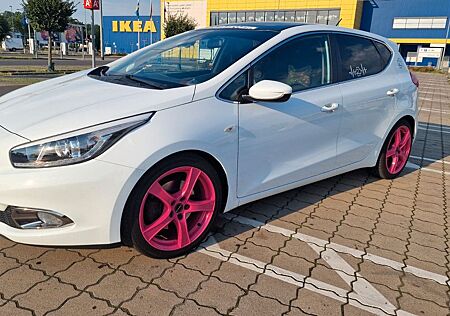 Kia Cee'd / Ceed 1.6 GDI FIFA World Cup Edition ...