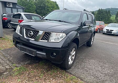 Nissan Pathfinder 2.5 dCi Premium Schiebedach 7 Sitzer