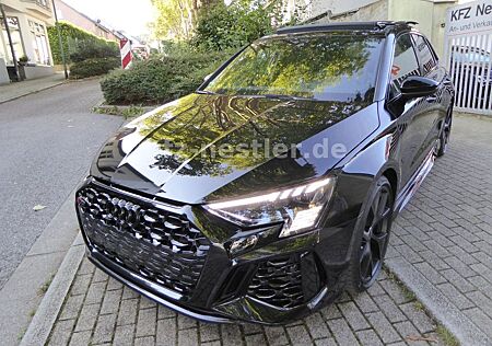 Audi RS3 Sportback Pano/Raute/19"/AGA/HUD/B&O/280Kmh