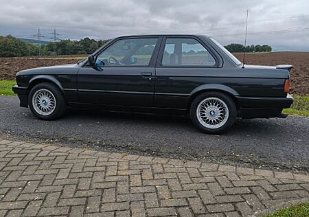 BMW 318 is