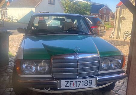 Mercedes-Benz 300 300D