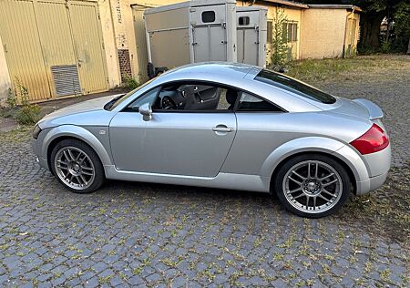 Audi TT Coupe 1.8T quattro 165 kW Bose, Klima, APX,