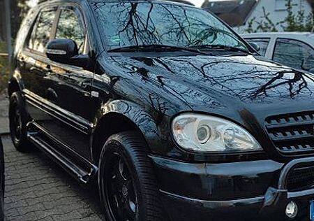 Mercedes-Benz ML 320 -