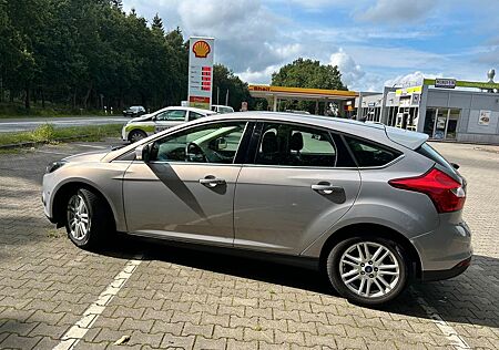 Ford Focus 1,0 Titanium - TÜV + Zahnriemen neu