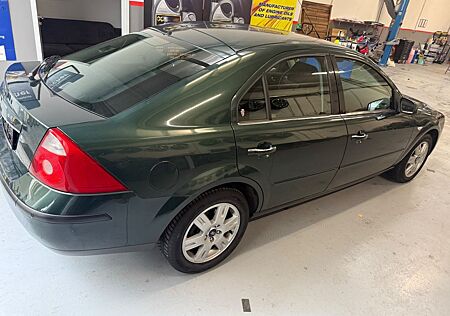 Ford Mondeo 1,8 92 kW Ghia Ghia